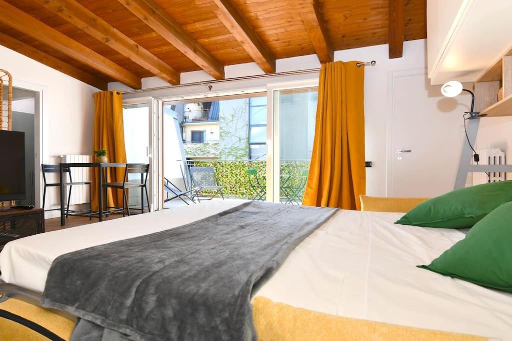 Ferienwohnung Bocconi Fond Prada Ieo Spettacolare Attico Con Terrazzo Mailand Exterior foto